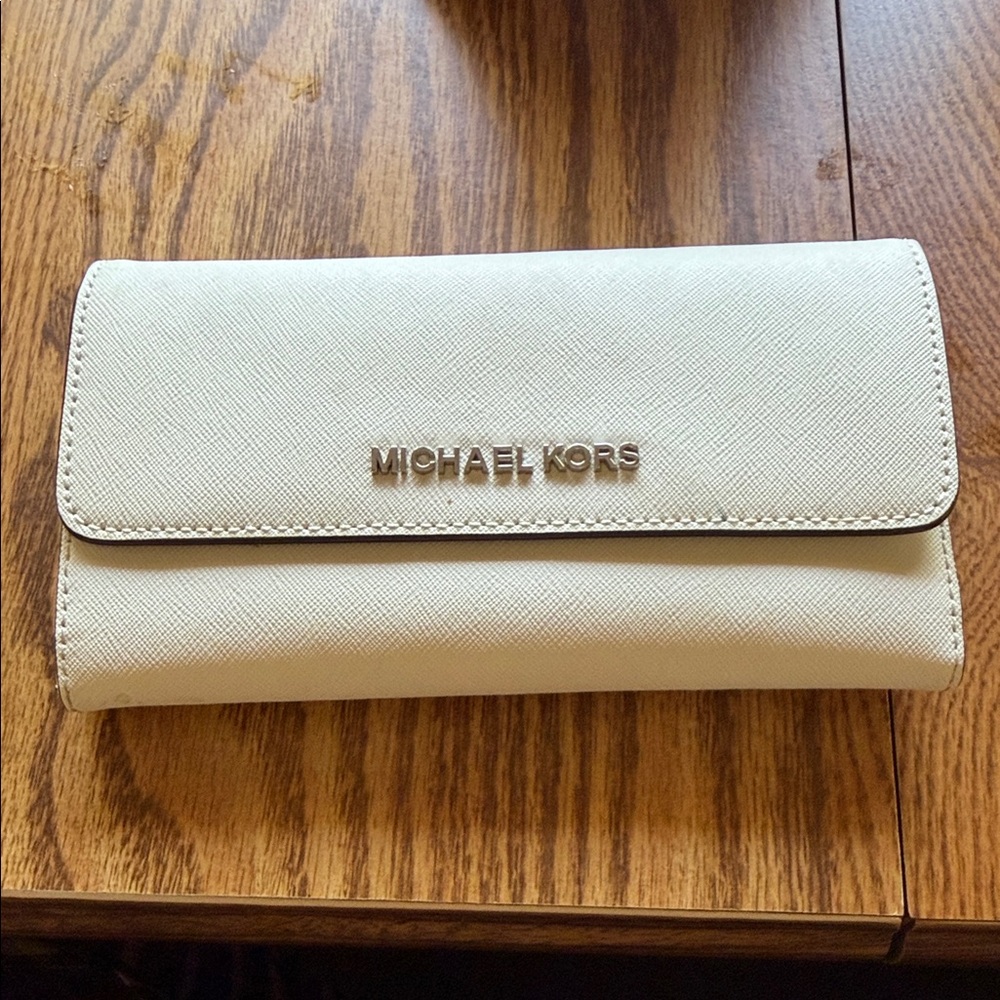 Michael Kors White Wallet